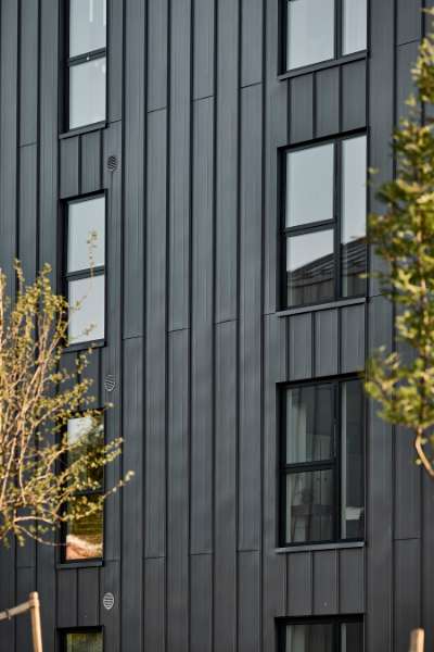 Spændende tagkonstruktion beklædt med DS Nordic Klikfals, Udsigten - Vester Ringvej 45, 8600 Silkeborg